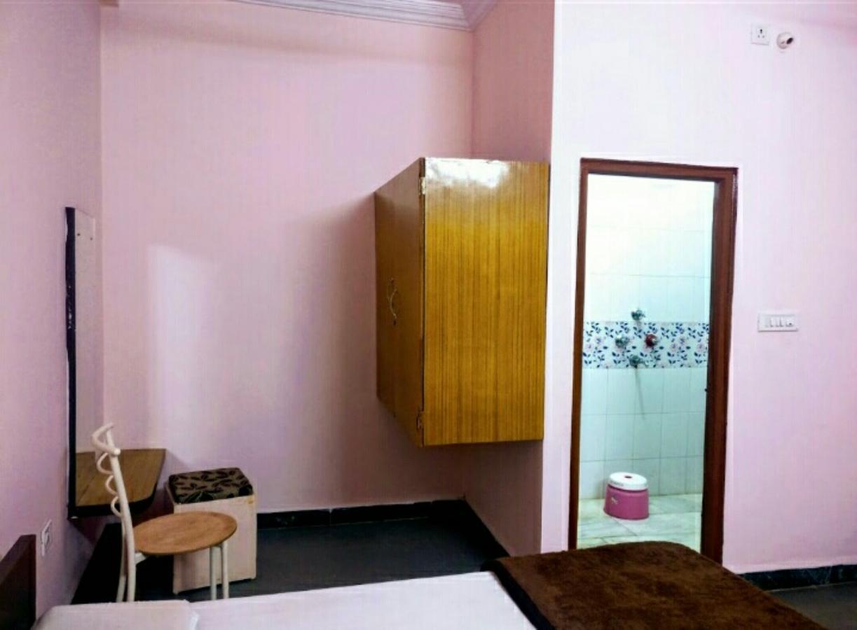 Ganga Palace Hotel Уджайн Екстериор снимка