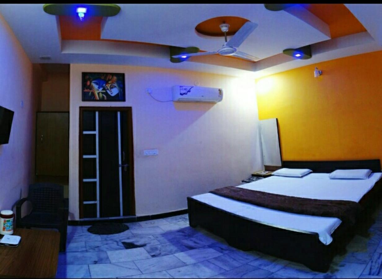 Ganga Palace Hotel Уджайн Екстериор снимка