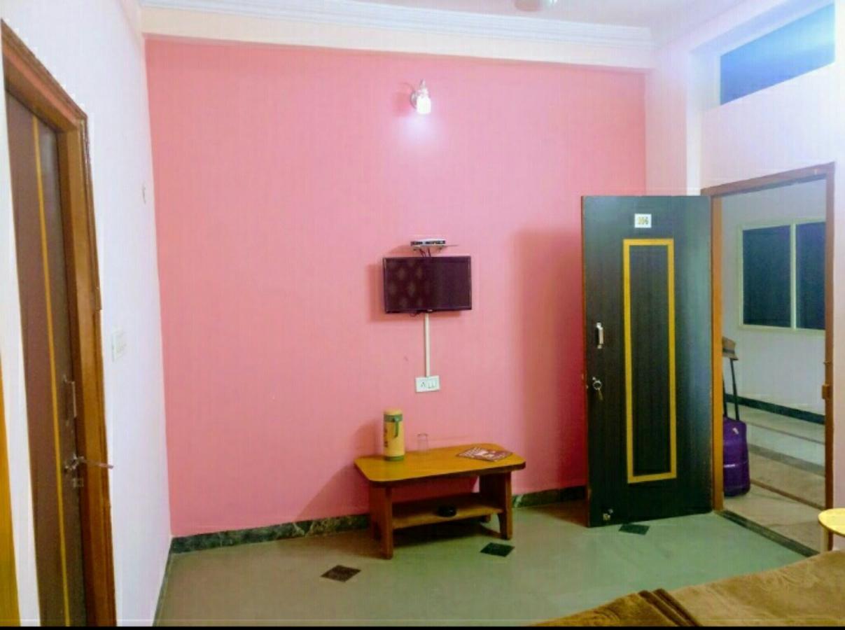 Ganga Palace Hotel Уджайн Екстериор снимка