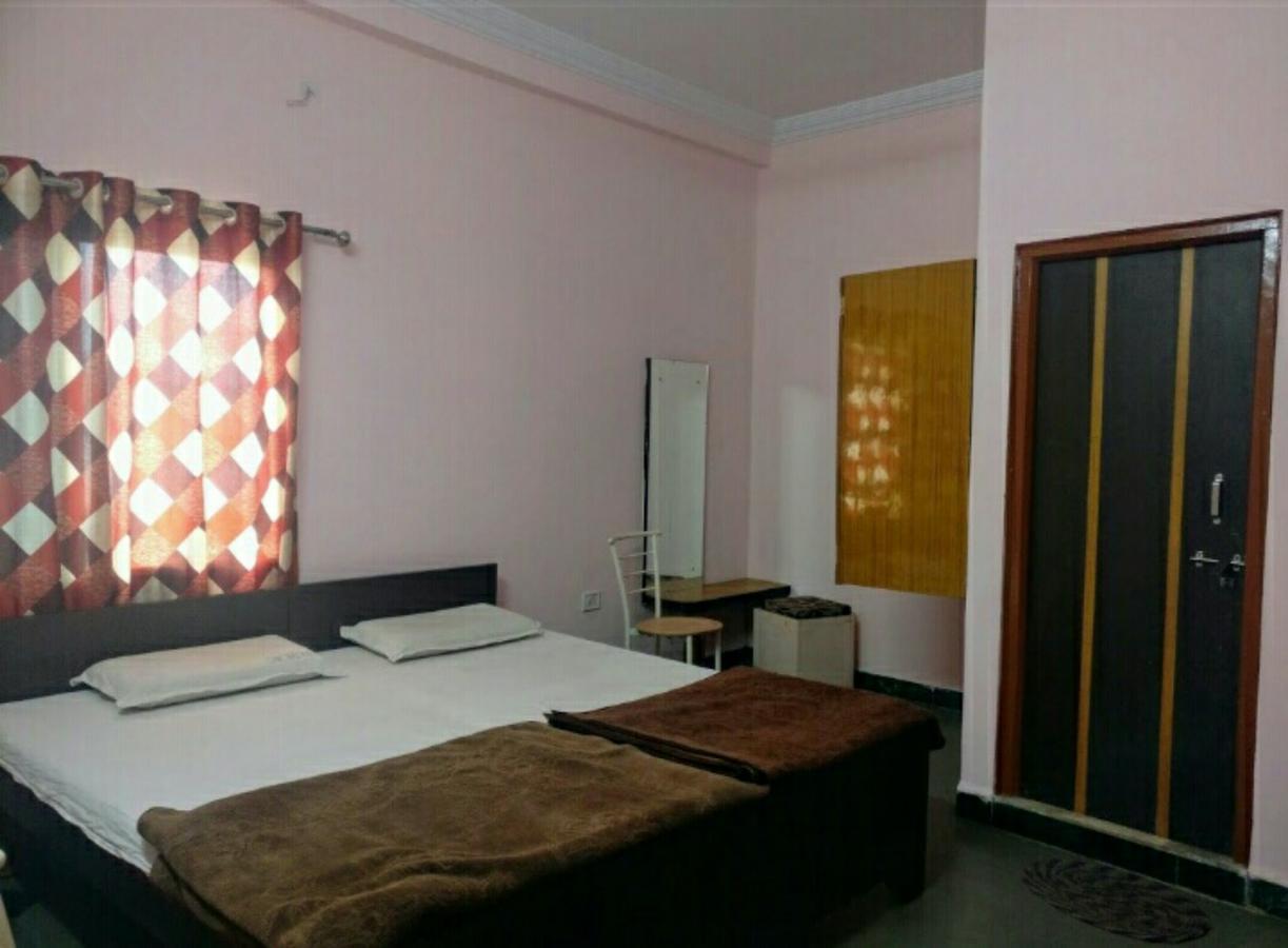 Ganga Palace Hotel Уджайн Екстериор снимка